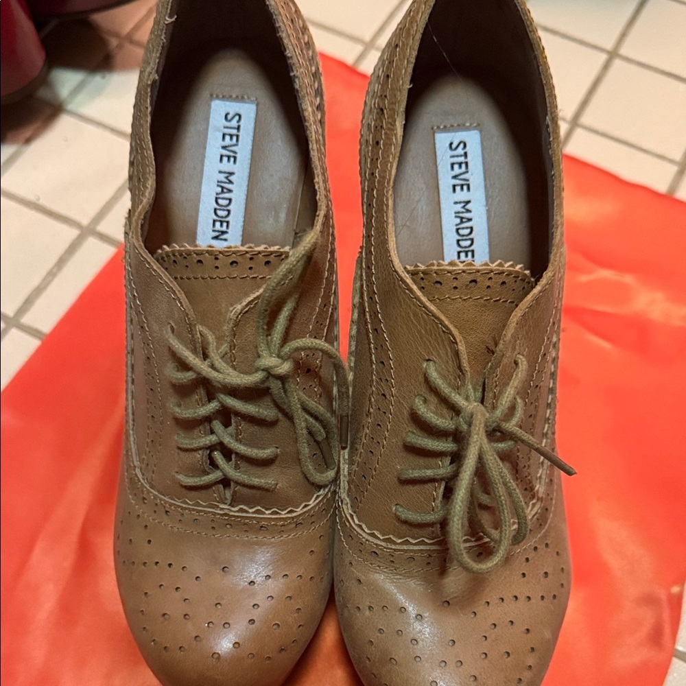Steve Madden Women's Brown Lace Up Boots